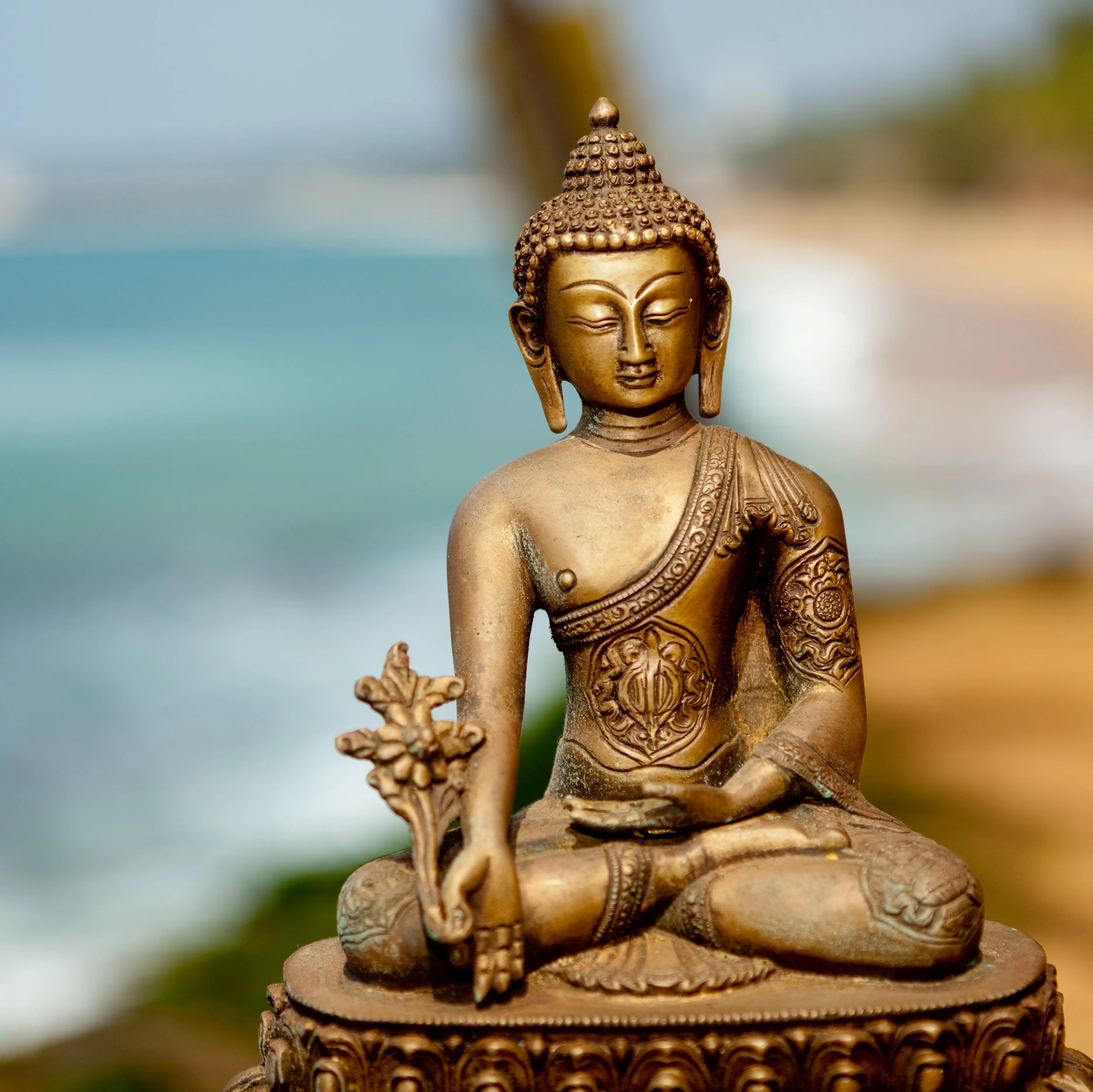 Buddha statue representing reiki services
